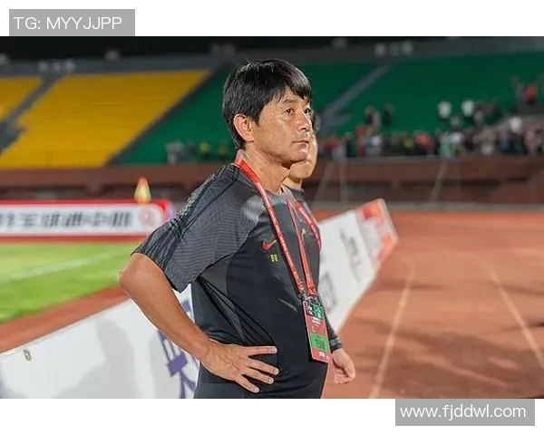 重庆羽毛球队灵活性分析与其他球队的全面对比研究 重庆羽毛球队灵活性分析与其他球队的全面对比研究