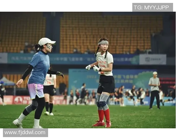 飞盘之美:深入杭州飞盘队的战术与技巧探讨 飞盘之美:深入杭州飞盘队的战术与技巧探讨