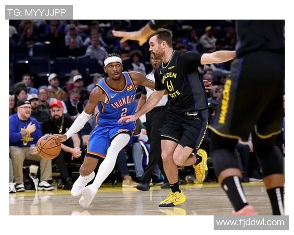 勇士与雷霆半决赛激战正酣谁能晋级总决赛争夺荣耀 勇士与雷霆半决赛激战正酣谁能晋级总决赛争夺荣耀