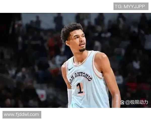 文班亚马法国队首场比赛狂砍27分震撼意大利引发NBA球探热切关注