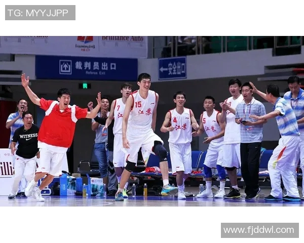 李慕豪：从篮球新星到职业生涯巅峰的励志故事与成长轨迹解析