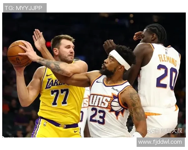 湖人勇士季前赛精彩对决期待球迷热情助阵与精彩表现 湖人勇士季前赛精彩对决期待球迷热情助阵与精彩表现