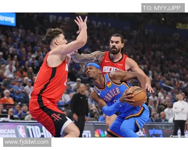 雷霆与火箭激战正酣全场直播360度视角尽享篮球盛宴 雷霆与火箭激战正酣全场直播360度视角尽享篮球盛宴